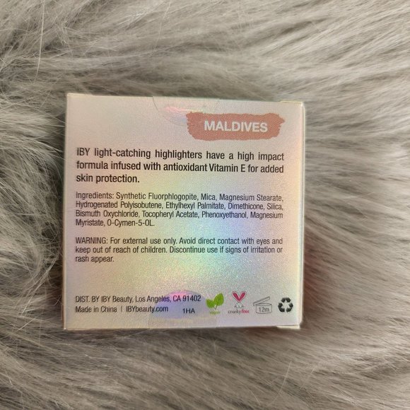 Lilly Pulitzer makeup bag with 3 full size Ipsy products & 2 sample size NWT - Picture 13 of 13